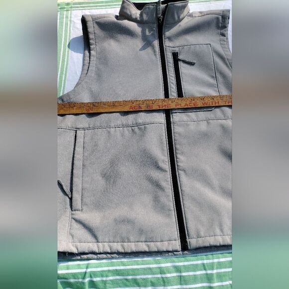 Men's Gray Ridgecut Toughwear Vest - Picture 5 of 10